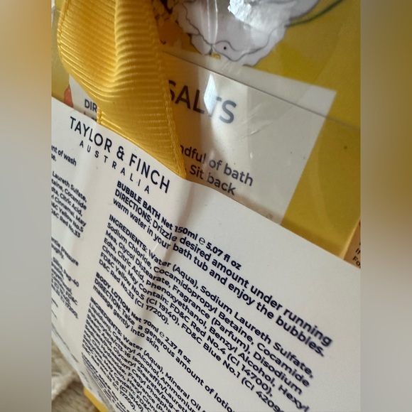 Taylor & finch Australia Gardenia & lily luxury 8 piece set - New& Sealed- - Picture 8 of 10